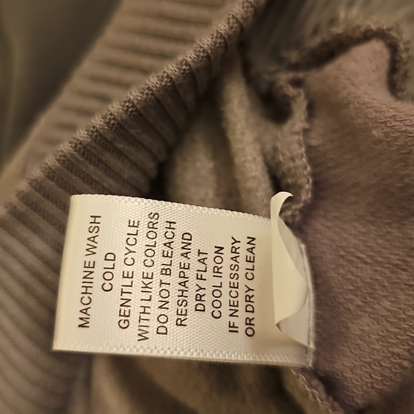 Neiman Marcus Dressy Grey Raglan Top With Long Sheer Sleeves - Picture 8 of 8